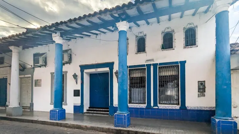 Local comercial de 322 m² en alquiler en el Centro: foto 1 de 8