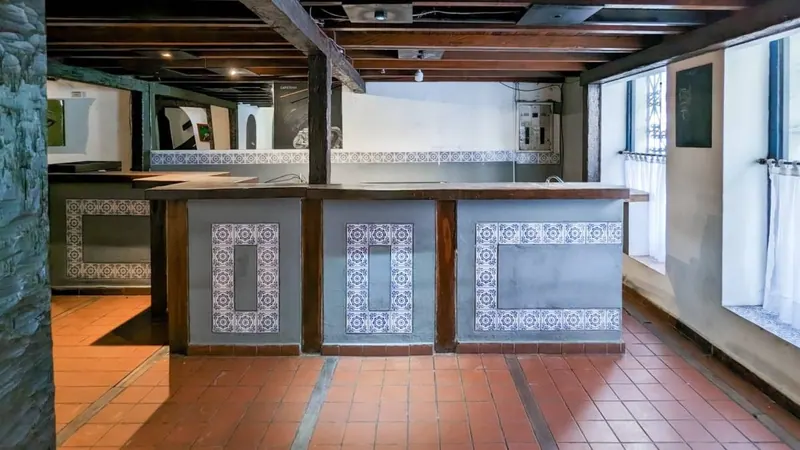 Local comercial de 322 m² en alquiler en el Centro: foto 3 de 8