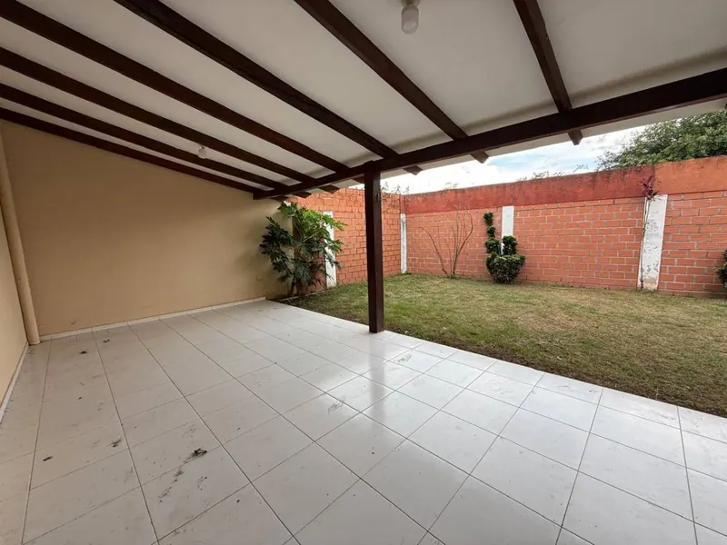 1,096 m² country property for sale in the Bicito development, Cotoca: foto 8 de 9