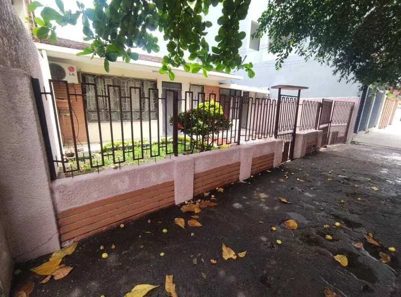 Mixed-use house for sale downtown, 401.5 m² lot: foto 2 de 9