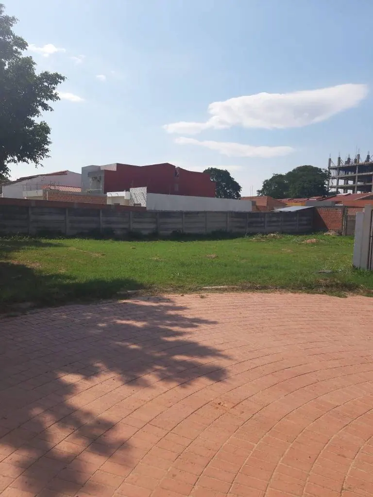 Terreno de 635,52 m² en venta en la urbanización Los Nonis: foto 2 de 5