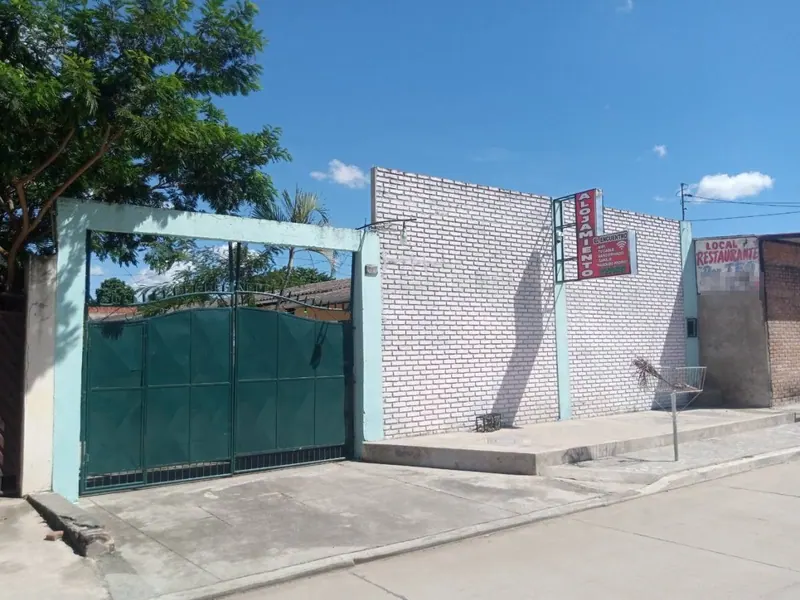 Alojamiento de 9 habitaciones en venta en la Zona Este, 609 m²: foto 2 de 7