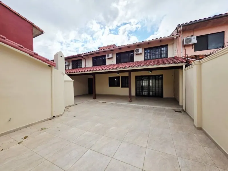 Casa de 4 dormitorios en venta en el barrio San José Obrero: foto 8 de 12
