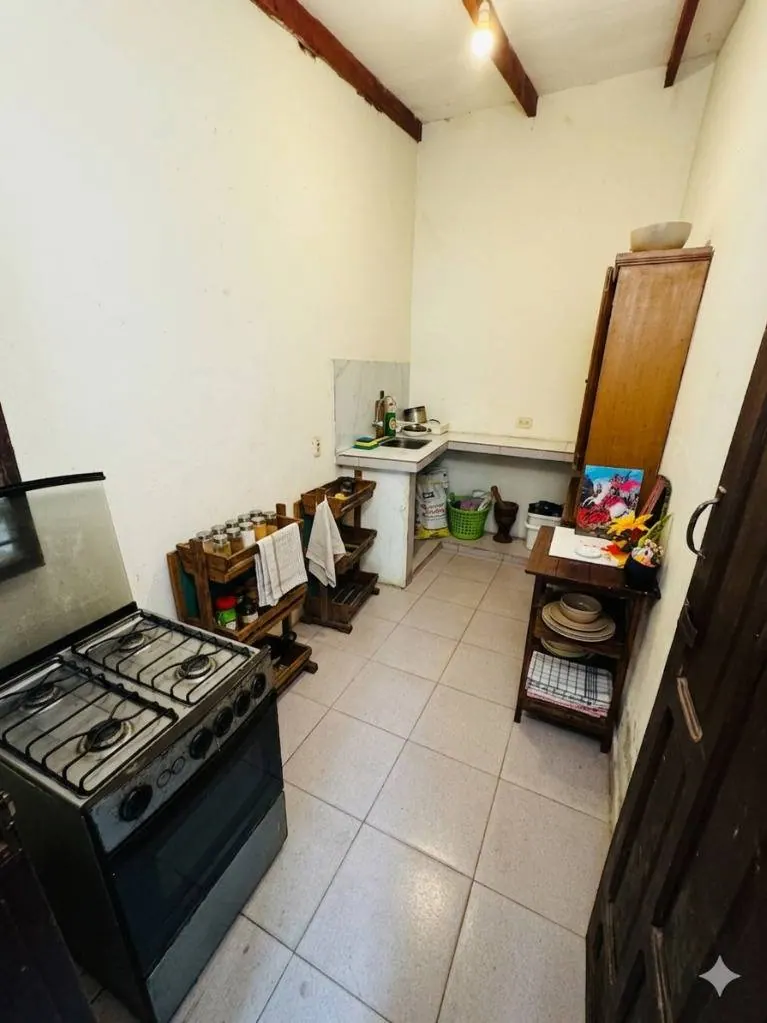 House with mixed-use lot for sale on Av. Bolivia: foto 6 de 8