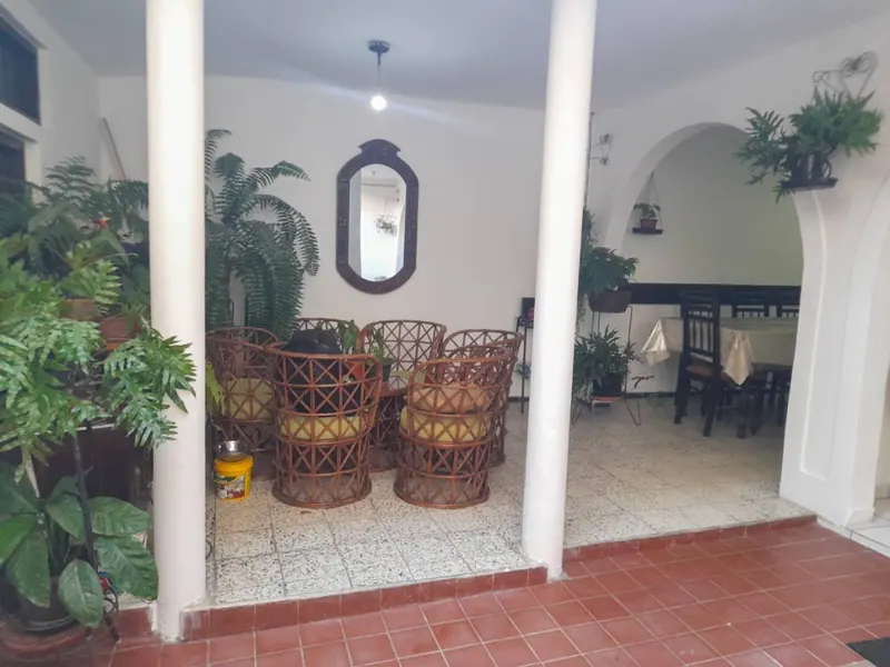 4-bedroom house with 2 commercial spaces for sale on Sucre street: foto 4 de 9