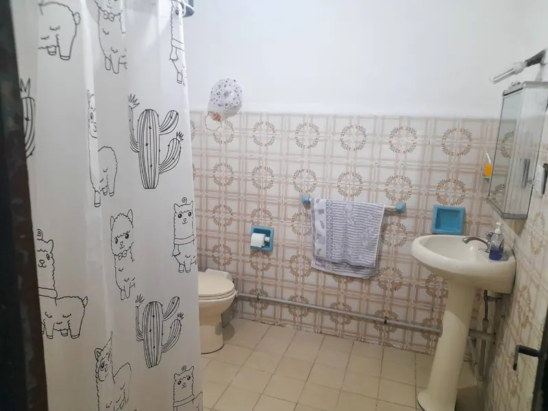 4-bedroom house with 2 commercial spaces for sale on Sucre street: foto 8 de 9
