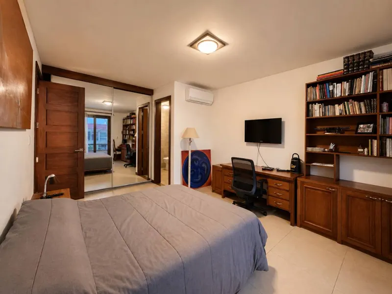 House for sale in Urubó Golf with pool and independent apartment: foto 13 de 54
