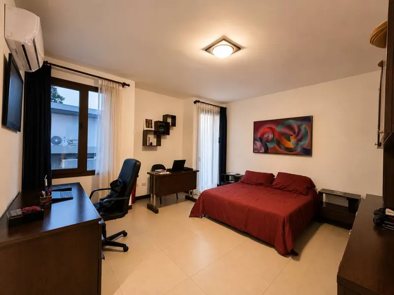 House for sale in Urubó Golf with pool and independent apartment: foto 18 de 54
