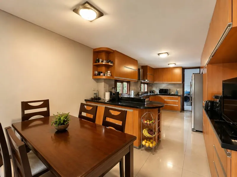 House for sale in Urubó Golf with pool and independent apartment: foto 34 de 54