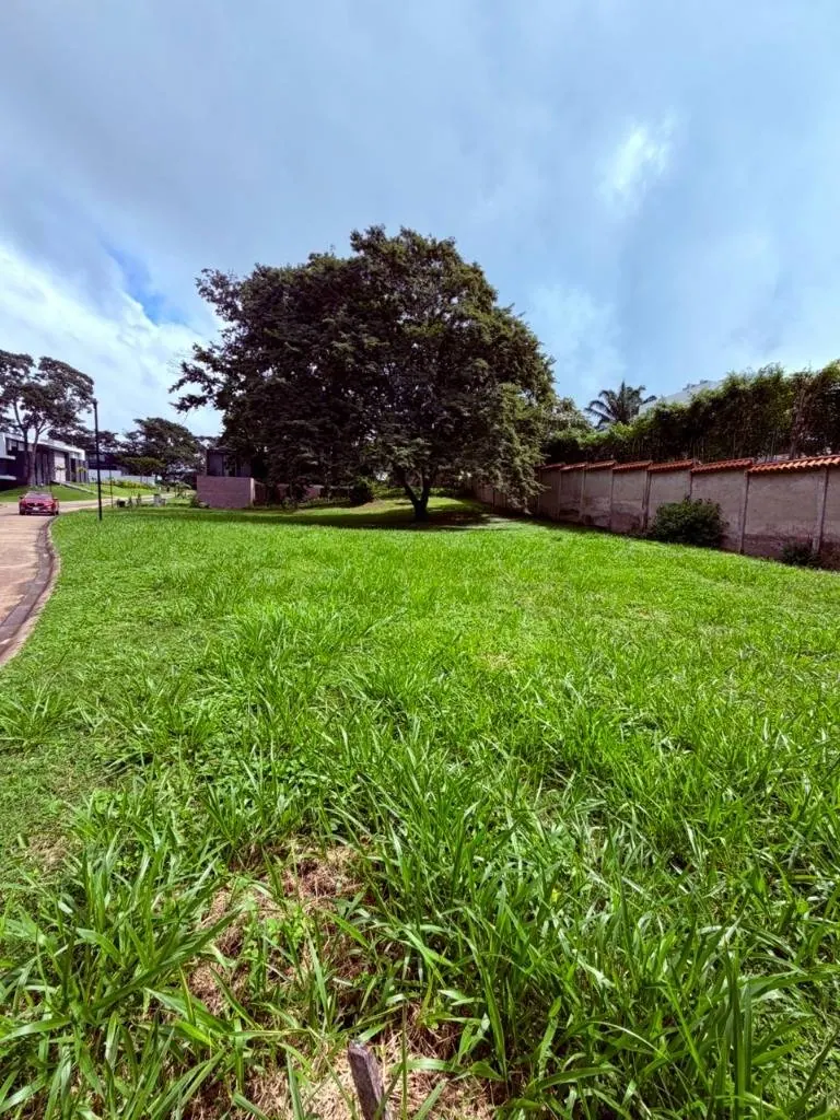 1,290.97 m² lot for sale in the La Hacienda gated community, Urubó: foto 2 de 5