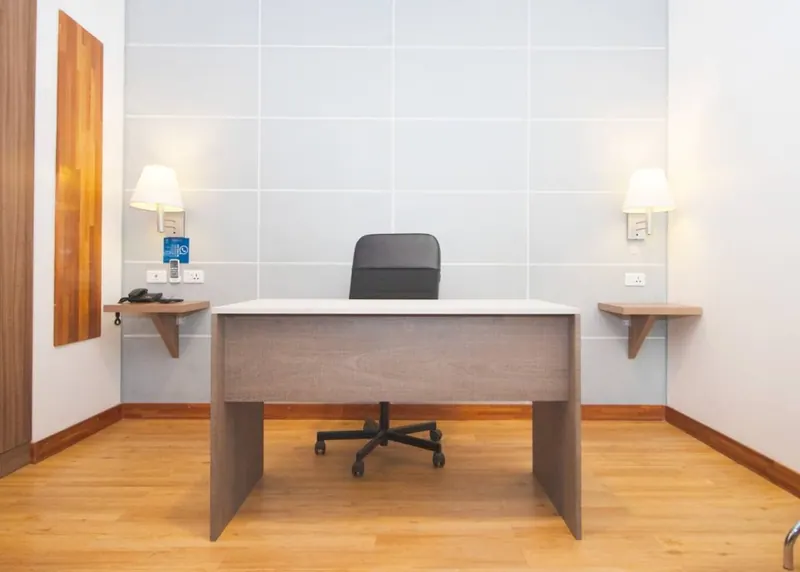 23 m² office for rent in Equipetrol, LP building: foto 3 de 4