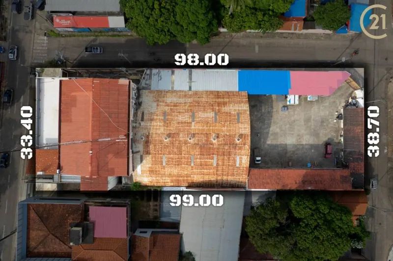 Edificio corporativo de 4 niveles en venta en la Zona Oeste: foto 1 de 14