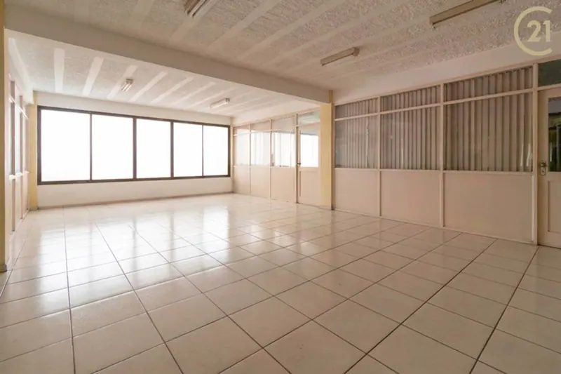 Edificio corporativo de 4 niveles en venta en la Zona Oeste: foto 5 de 14