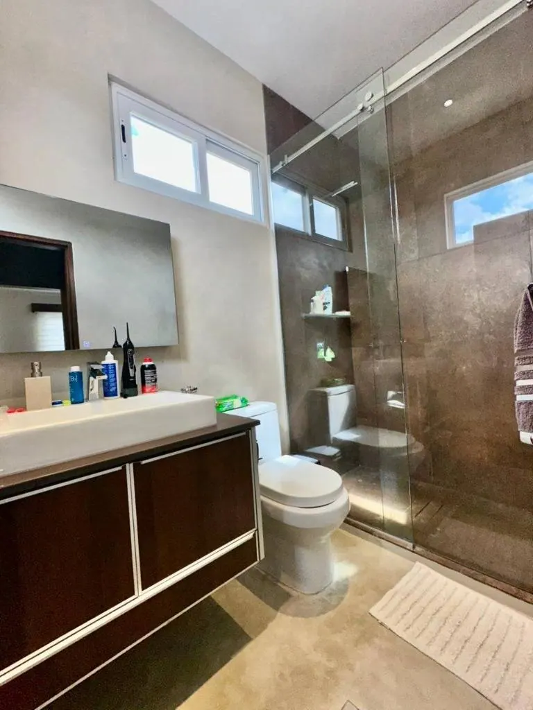 4-bedroom house for sale in the Santa Cruz la Vieja gated community: foto 7 de 21