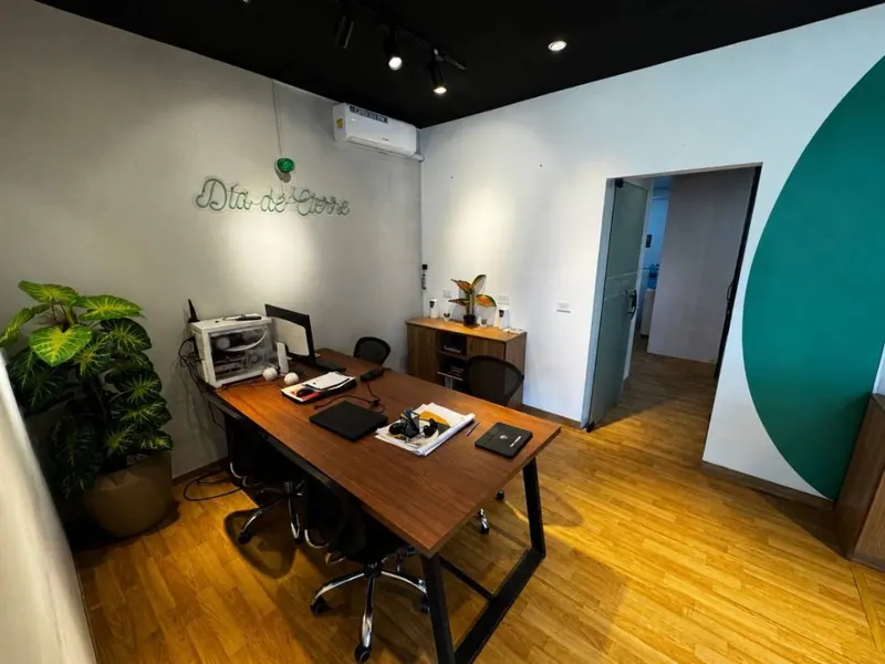 Local comercial de 135 m² en venta sobre la Av. Banzer, Zona Norte