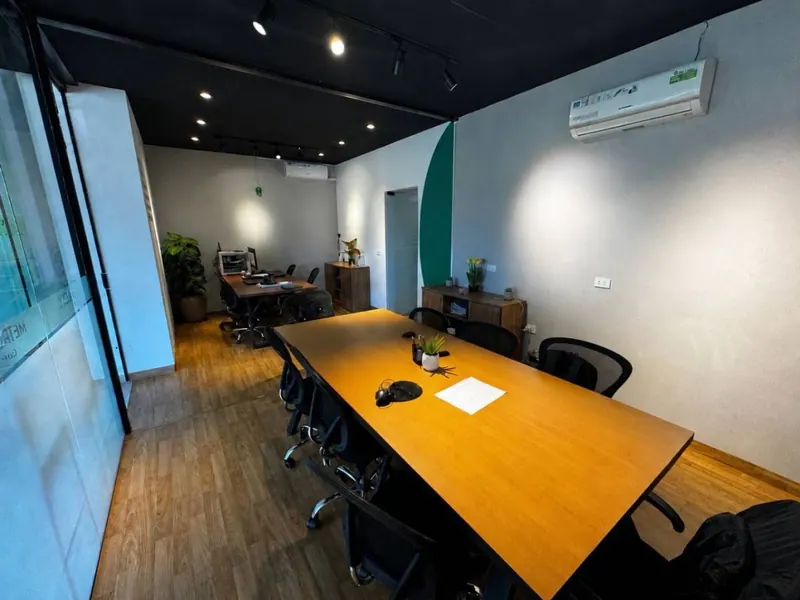 135 m² commercial space for sale on Av. Banzer, North Zone: foto 9 de 13