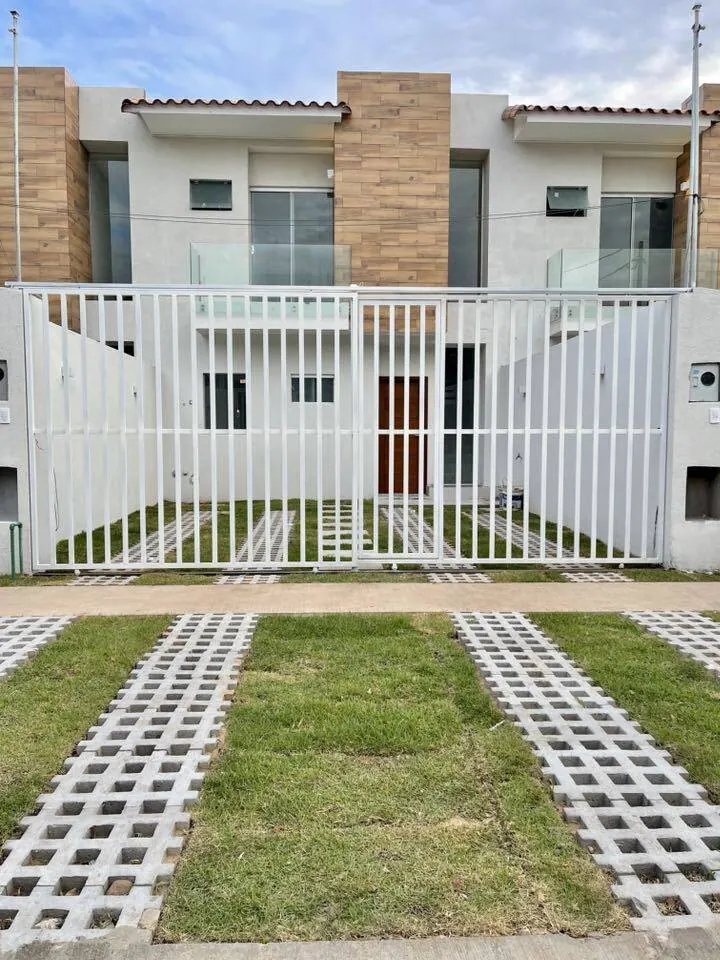 Casa de 3 dormitorios en venta en la urbanización Fenicia: foto 1 de 12