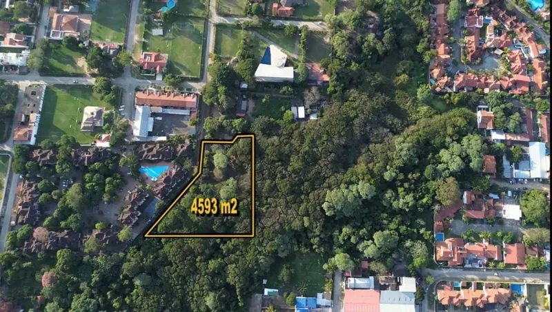 4,593 m² lot for sale in Villa Fraterna, West Zone: foto 3 de 3