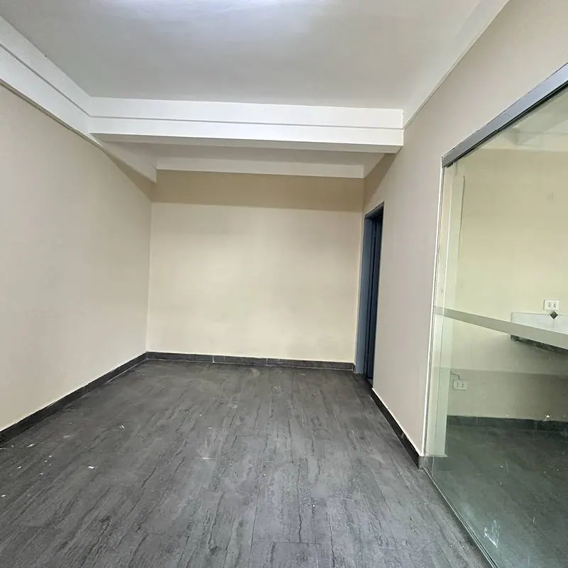 Edificio corporativo de 3 plantas en venta sobre la Av. La Salle: foto 8 de 17