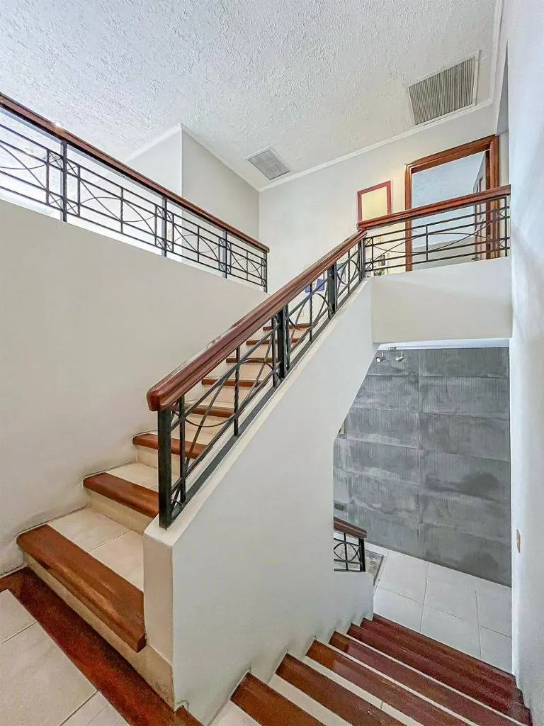 3-bedroom house for sale near Av. Banzer, North Zone: foto 23 de 32