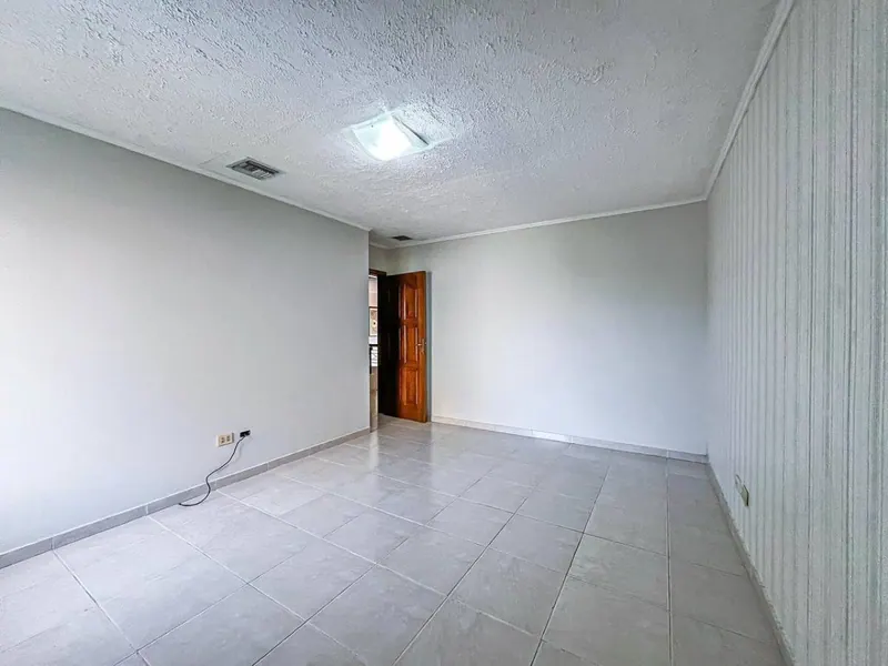 3-bedroom house for sale near Av. Banzer, North Zone: foto 25 de 32