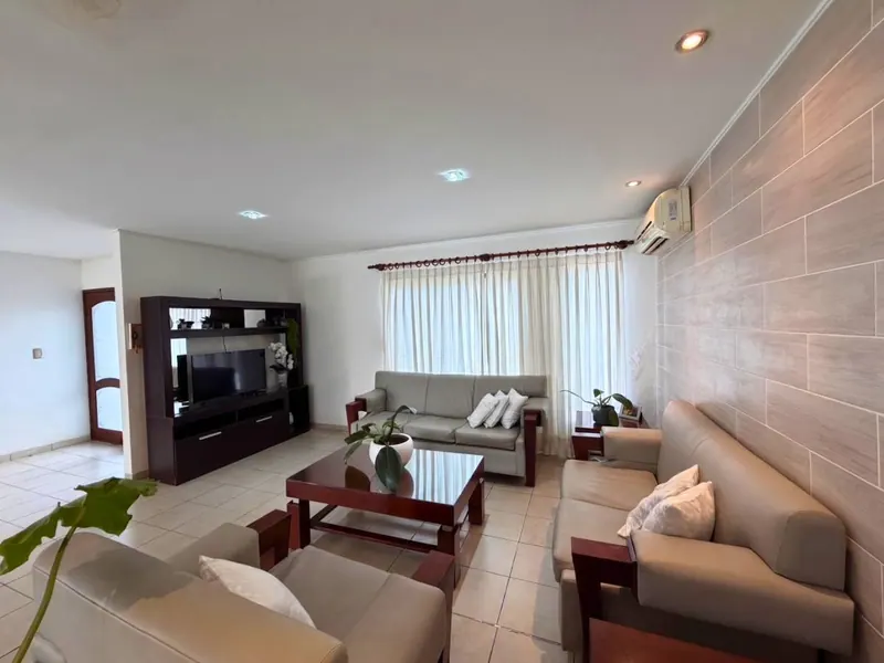 3-bedroom house for sale in the Los Mangos gated community, Av. Banzer: foto 3 de 27