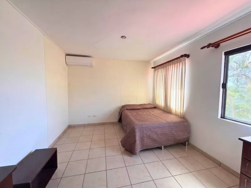 3-bedroom house for sale in the Los Mangos gated community, Av. Banzer: foto 25 de 27