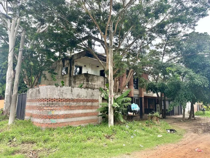 Edificio de 4 departamentos en venta en la Zona Este, 301,99 m²: foto 1 de 9