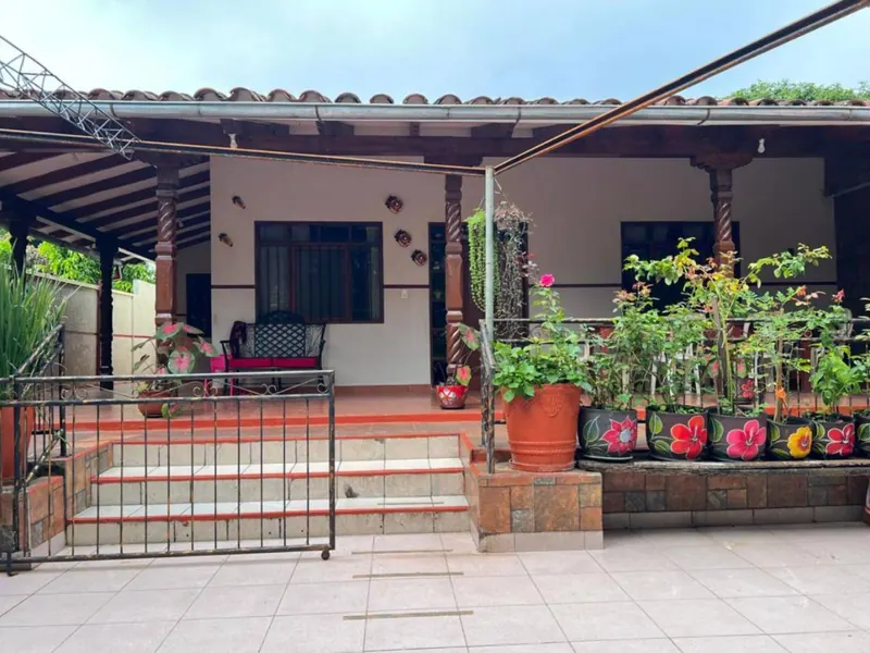 Casa de 3 dormitorios en venta en La Guardia, barrio Victoria: foto 4 de 13