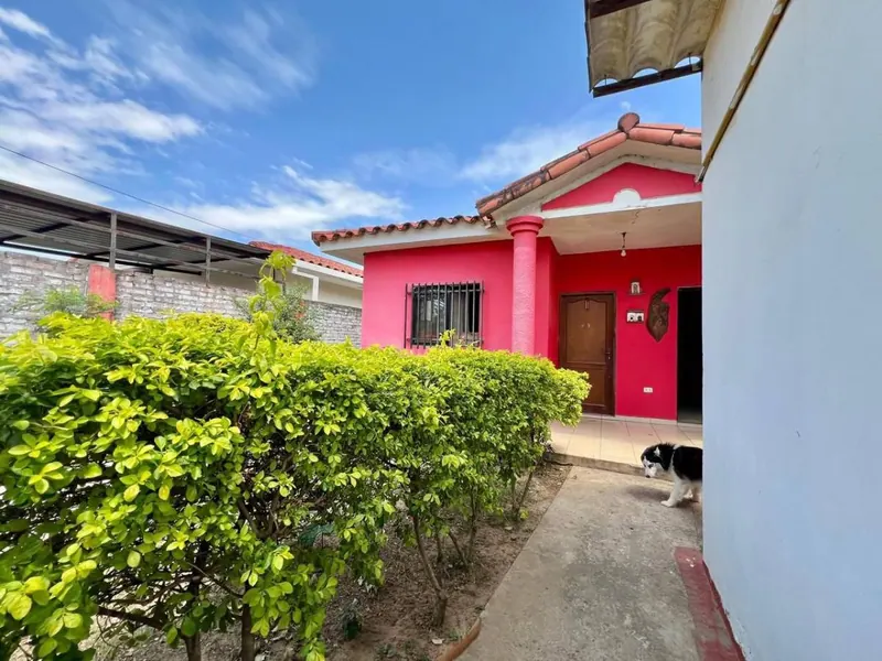 Casa con departamento independiente en venta en Las Palmitas: foto 3 de 10