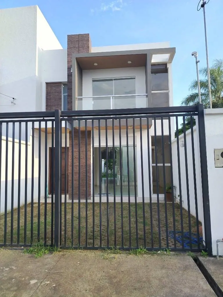 Casa de 3 dormitorios en venta en el condominio Berakah, Zona Norte: foto 2 de 13