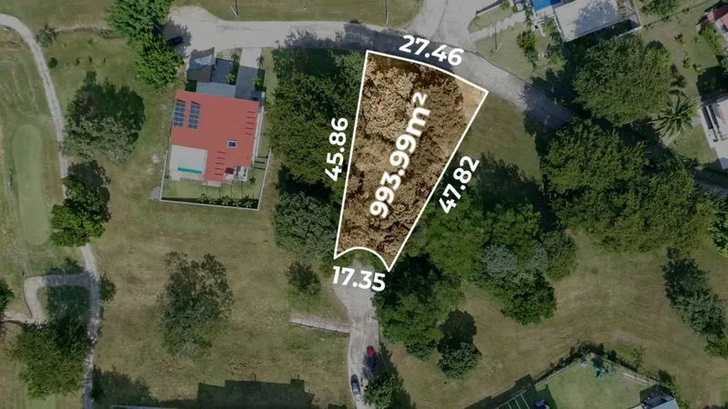 993.9 m² lot for sale in Urubó Golf Country Club: foto 1 de 4