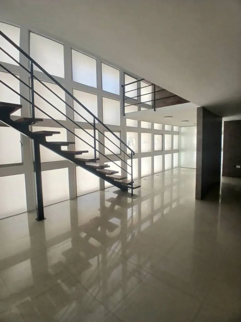 Oficina de 180 m² en alquiler en el edificio Cubo I, Equipetrol: foto 5 de 10