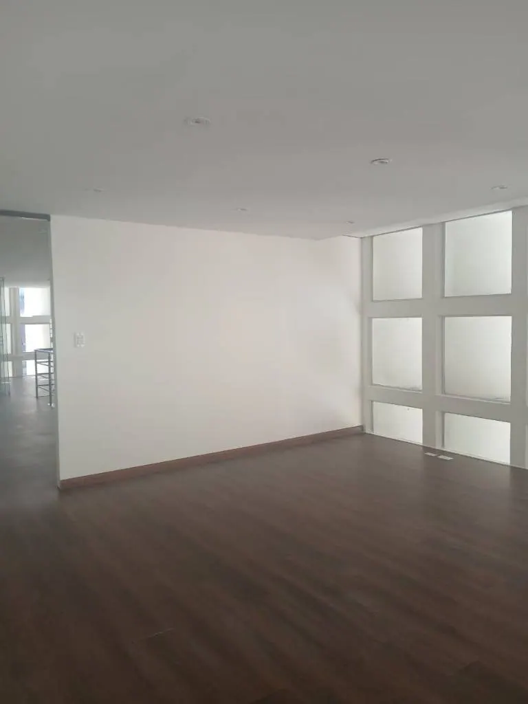Oficina de 180 m² en alquiler en el edificio Cubo I, Equipetrol: foto 8 de 10