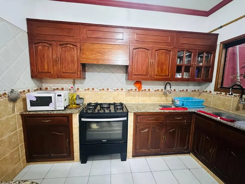 Casa de 4 dormitorios en venta en la Zona Norte, 5to anillo: foto 5 de 11