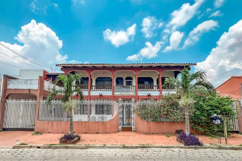 6-bedroom house for sale in Barrio Hamacas, North Zone