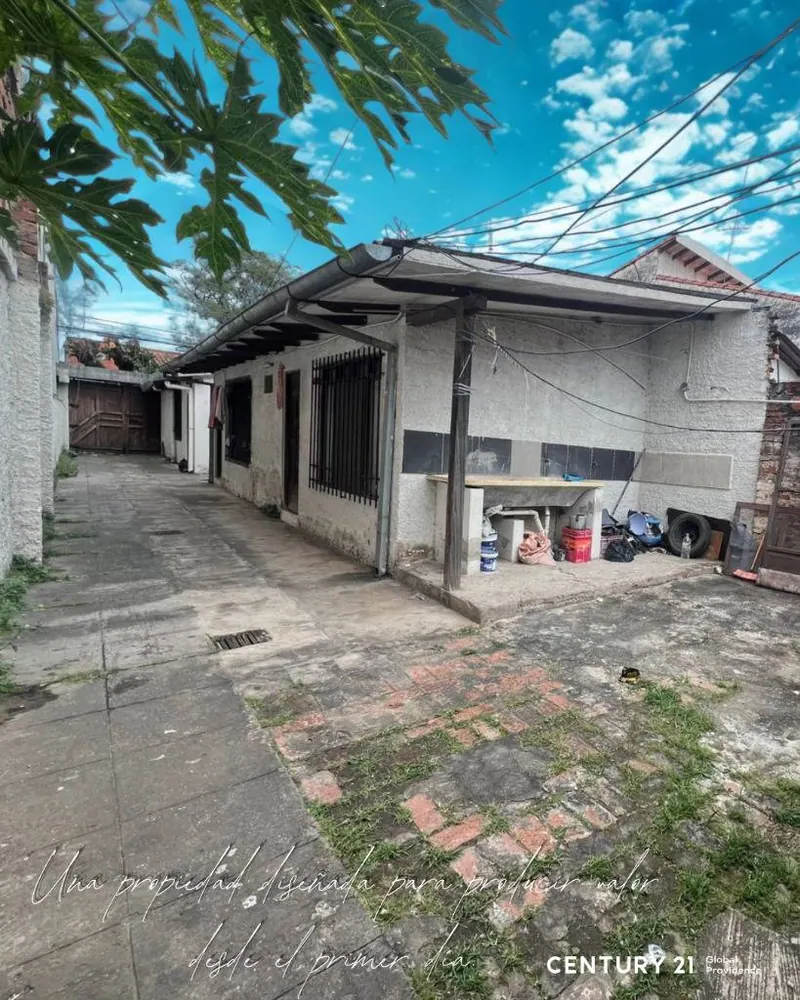 Casa de uso mixto con 10 habitaciones en venta en la Zona Este: foto 1 de 12