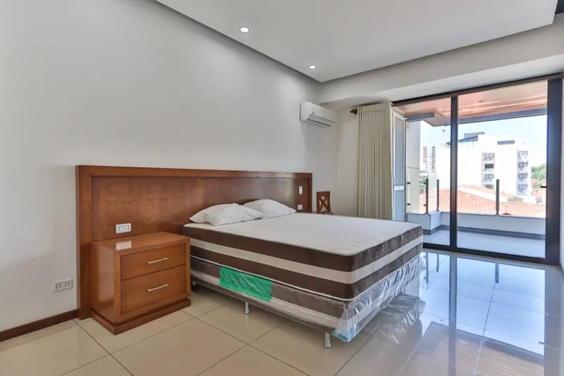 Departamento de 2 dormitorios en suite en venta en Equipetrol: foto 4 de 10