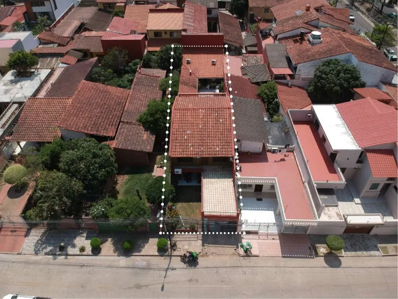 Casa con departamento independiente en venta cerca de la Av. Beni