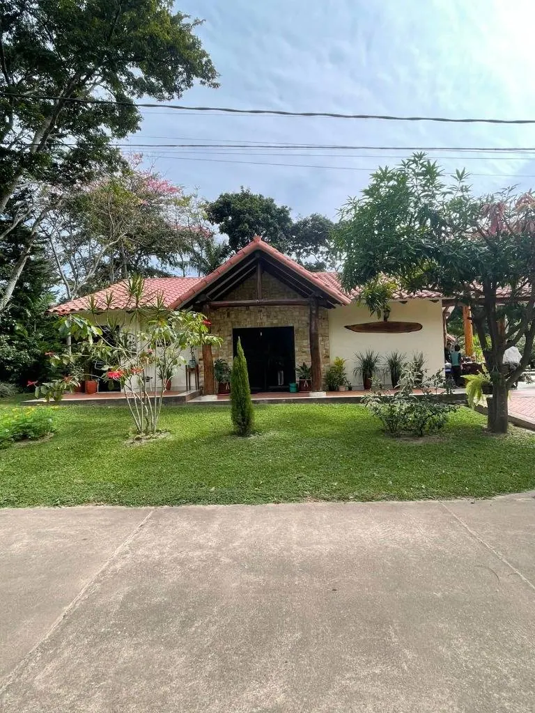 Casa con piscina en venta en el condominio Laguna Azul, La Guardia