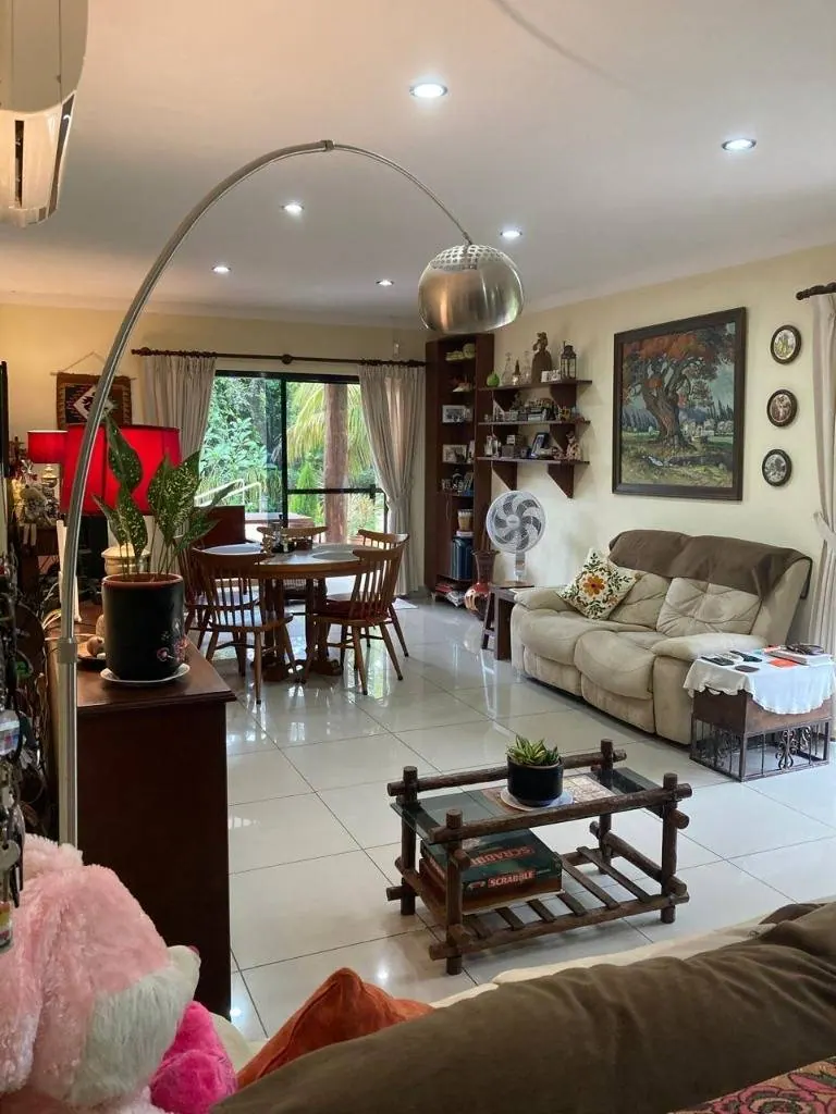 Casa con piscina en venta en el condominio Laguna Azul, La Guardia: foto 3 de 25