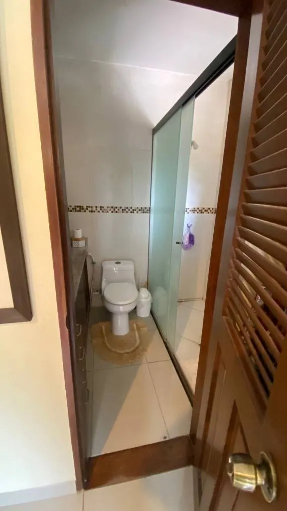 Casa con piscina en venta en el condominio Laguna Azul, La Guardia: foto 8 de 25