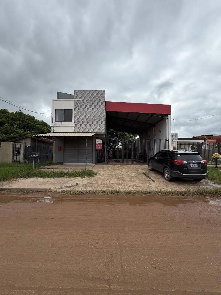 Casa con galpón y tienda en venta en la Zona Este, 360 m²: foto 2 de 2