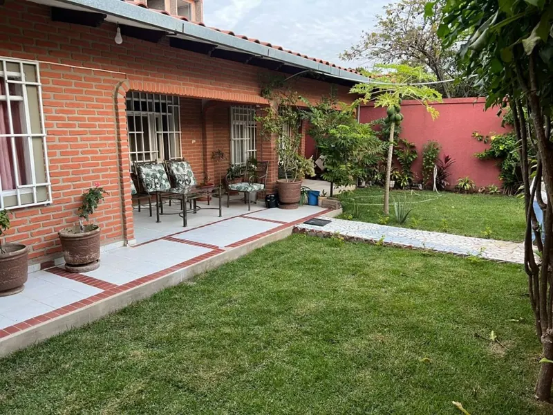 Casa de una planta en esquina en venta en la Zona Norte: foto 2 de 23