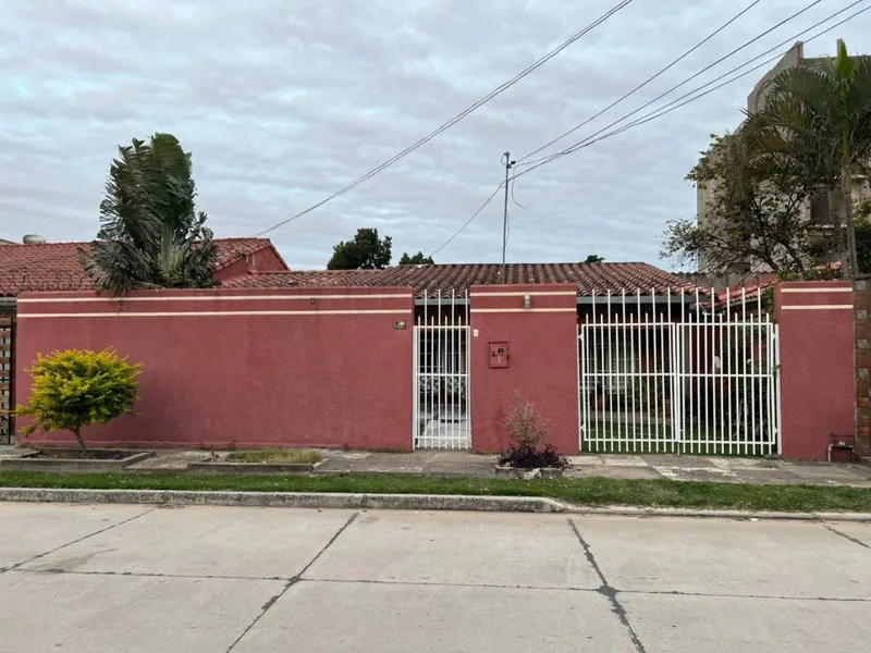 Casa de una planta en esquina en venta en la Zona Norte: foto 5 de 23