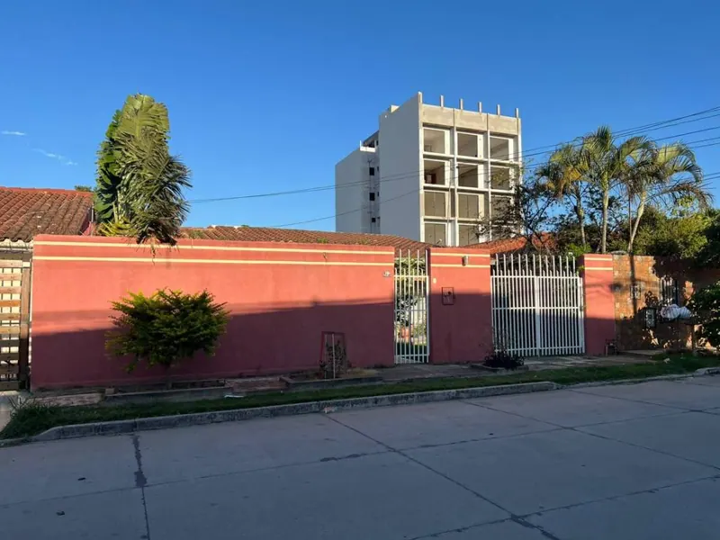 Casa de una planta en esquina en venta en la Zona Norte: foto 6 de 23