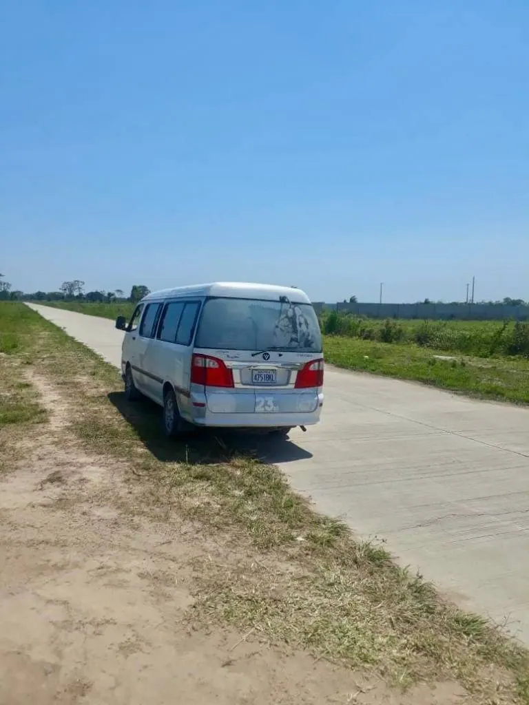 Terreno de 300 m² en venta en la urbanización Celina VII, Warnes: foto 4 de 6