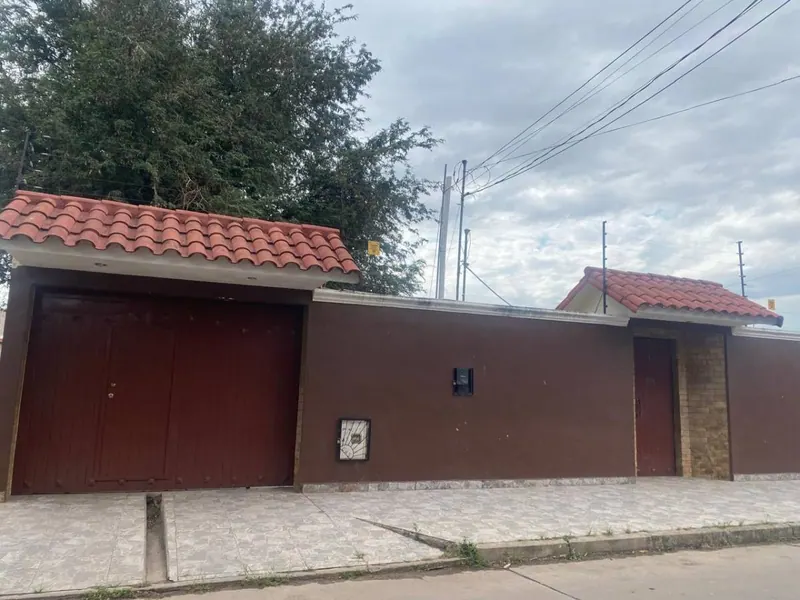 Casa con departamento independiente en venta en la Zona Norte: foto 1 de 14