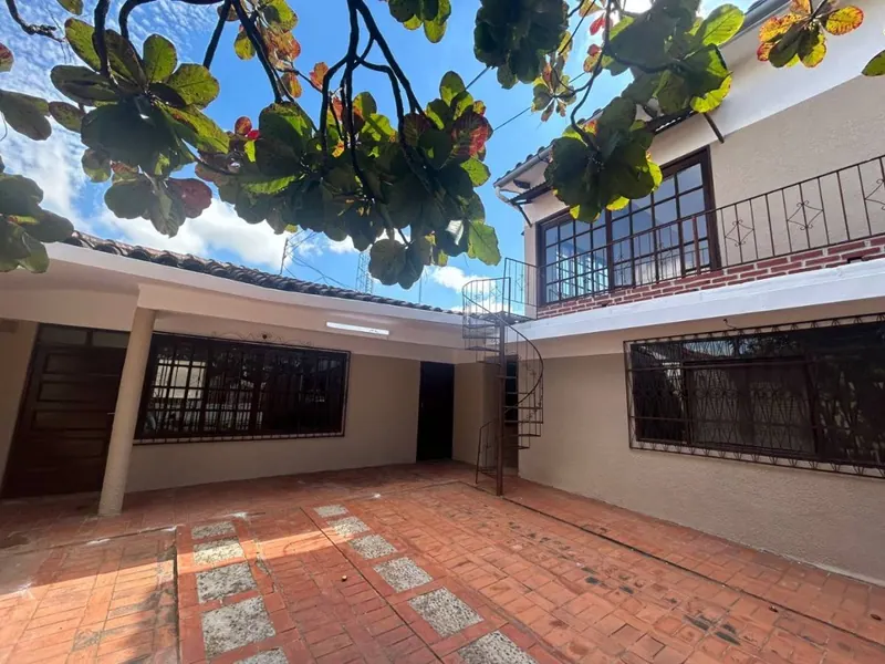 7-bedroom house for sale on Av. Alemana, North Zone: foto 3 de 16