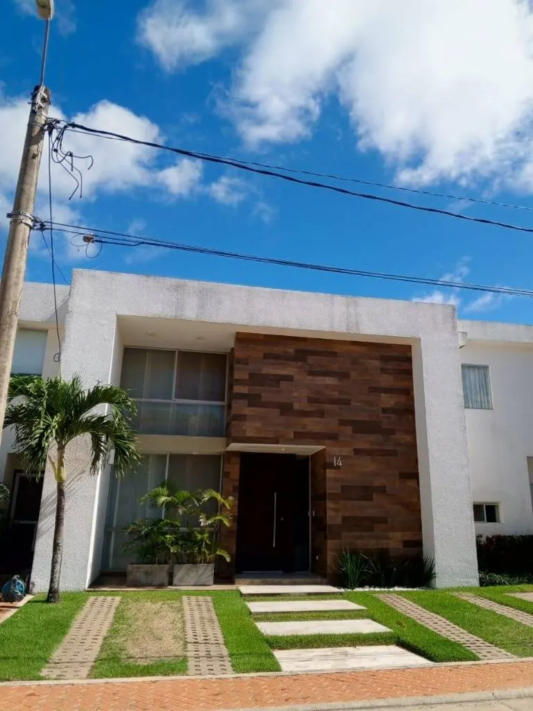 5-bedroom house for sale in the Villa de las Mercedes gated community: foto 2 de 30
